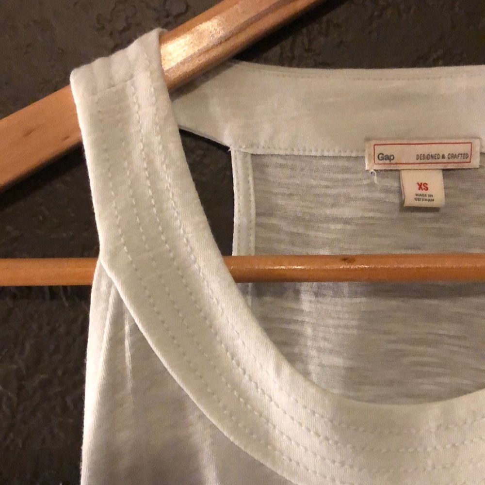 GAP Mint flowy tank NWOT - Picture 4 of 7